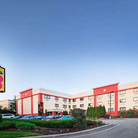 Super 8 By Wyndham Mahwah Hotel Екстериор снимка