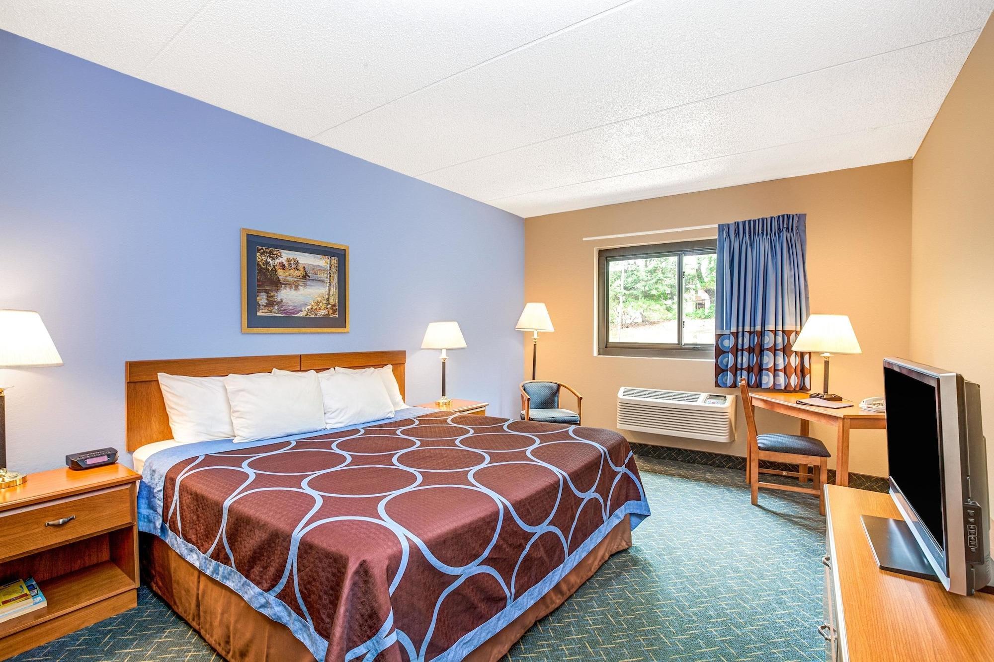 Super 8 By Wyndham Mahwah Hotel Екстериор снимка